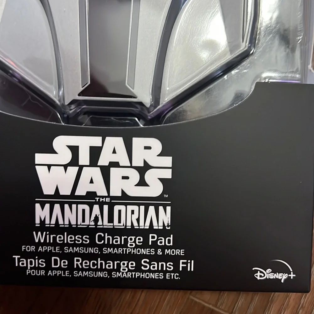 Star Wars Mandalorian Wireless Charge Pad New in factory sealed box Disney - Picture 4 of 14